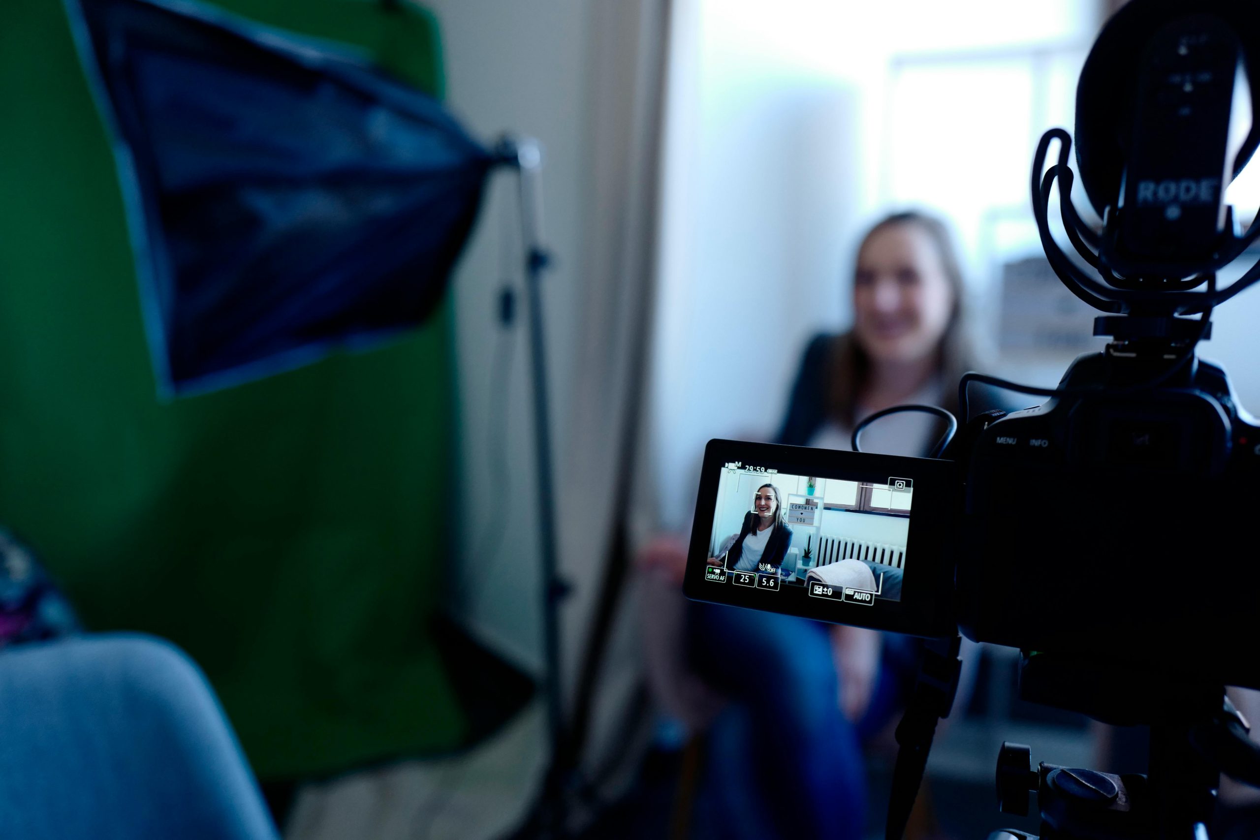 Interviewing as a research tool: a comparative exploration